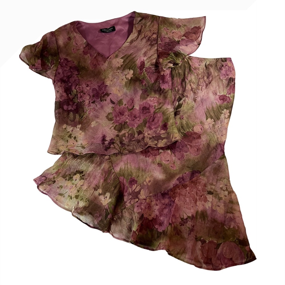 Vintage Floral V-Neck Two-Piece Skirt Set in Mauve and Olive